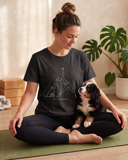 Remera Yoga #10 | Mi Universo Perrito